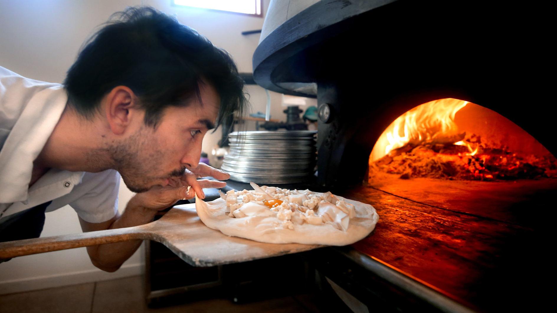 Bianco protégé traveled the world to bring his pizza to Tucson